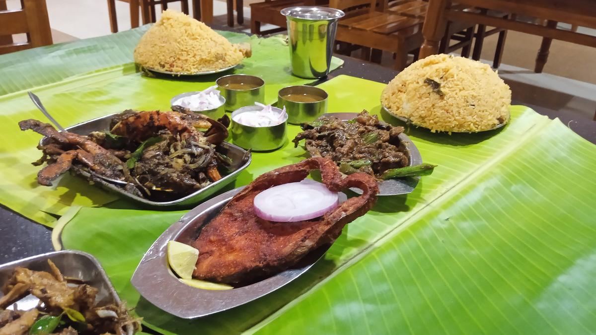 Video One of the best places for nonveg food on highway Selvi Mess